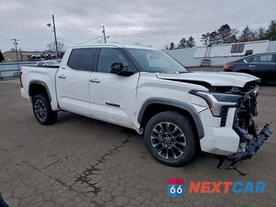 Czwarte zdjęcie samochodu z boku: 2023 TOYOTA TUNDRA CREWMAX LIMITED VIN:5TFJC5DB8PX022186 - miniatura