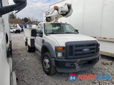 Czwarte zdjęcie samochodu z boku: 2008 FORD F450 SUPER DUTY BUCKET TRUCK VIN:1FDXF46Y78EE41300 - miniatura