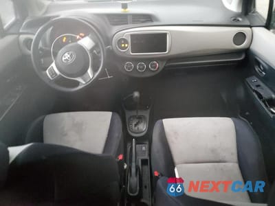 Zdjęcie 8 z 12 samochodu: 2013 TOYOTA YARIS VIN:JTDKTUD33DD543711 - miniatura