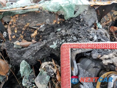 Zdjęcie 9 z 12 samochodu: 2005 GMC YUKON DENALI VIN:1GKEK63U35J108359 - miniatura