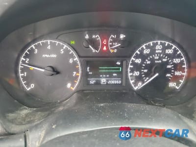 Zdjęcie 9 z 12 samochodu: 2016 NISSAN SENTRA S VIN:3N1AB7AP5GY330030 - miniatura