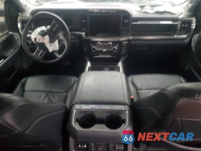 Zdjęcie 8 z 12 samochodu: 2023 FORD F250 SUPER DUTY VIN:1FT8W2BM0PEE10629 - miniatura