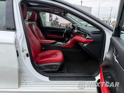 Piąte zdjęcie samochodu w środku: 2019 TOYOTA CAMRY XSE VIN:4T1B61HK3KU245949 - miniatura