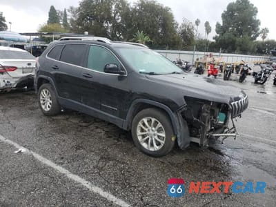 Czwarte zdjęcie samochodu z boku: 2019 JEEP CHEROKEE LATITUDE VIN:1C4PJLCB1KD439603 - miniatura