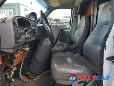 Zdjęcie 7 z 13 samochodu: 1997 FORD E350 BOX TRUCK VIN:1FDKE37L7VHB87771 - miniatura