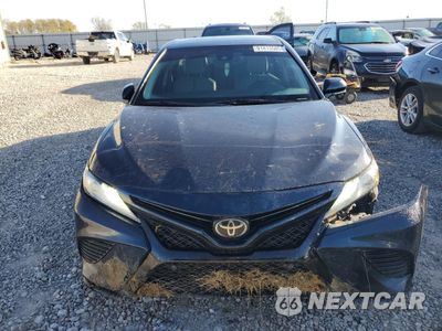 Piąte zdjęcie samochodu w środku: 2018 TOYOTA CAMRY XSE VIN:4T1B61HK2JU576455 - miniatura