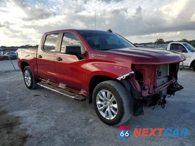 Czwarte zdjęcie samochodu z boku: 2022 CHEVROLET SILVERADO LTD C1500 CUSTOM VIN:3GCPWBEK9NG174297 - miniatura