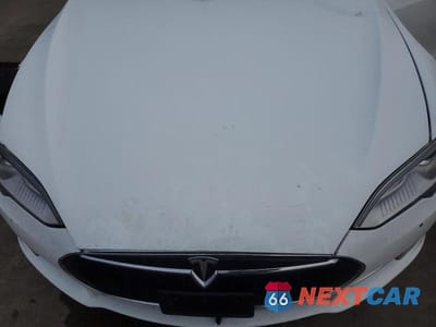 Zdjęcie 11 z 12 samochodu: 2015 TESLA MODEL S 85D VIN:5YJSA1H2XFFP70380 - miniatura