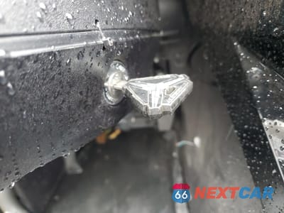 Zdjęcie 8 z 10 samochodu: 2015 POLARIS SLINGSHOT VIN:57XAASFA0F5102883 - miniatura