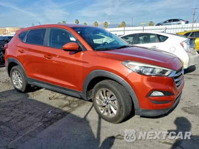 Czwarte zdjęcie samochodu z boku: 2017 HYUNDAI TUCSON SE VIN:KM8J23A43HU292826 - miniatura