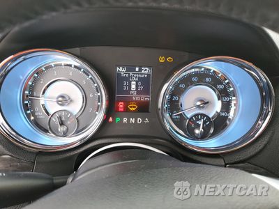 Zdjęcie 9 z 15 samochodu: 2011 CHRYSLER 300 LIMITED VIN:2C3CA5CG1BH593127 - miniatura