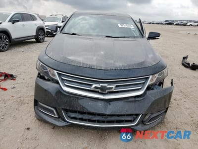 Piąte zdjęcie samochodu w środku: 2018 CHEVROLET IMPALA LT VIN:2G1105SA5J9133778 - miniatura