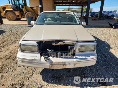 Piąte zdjęcie samochodu w środku: 1996 LINCOLN TOWN CAR CARTIER VIN:1LNLM83W6TY635368 - miniatura