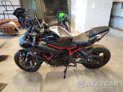 Trzecie zdjęcie samochodu z tyłu: 2022 KAWASAKI ZR1000 K VIN:JKAZRCK16NA014047 - miniatura