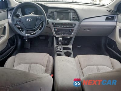 Zdjęcie 8 z 12 samochodu: 2017 HYUNDAI SONATA HYBRID VIN:KMHE24L17HA058099 - miniatura