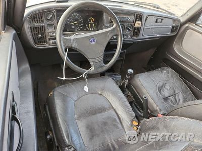 Zdjęcie 8 z 15 samochodu: 1988 SAAB 900 VIN:YS3AL35L8J3027679 - miniatura