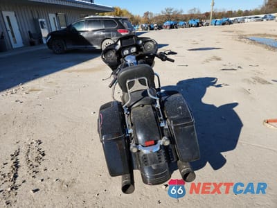 Czwarte zdjęcie samochodu z boku: 2017 HARLEY-DAVIDSON FLTRX ROAD GLIDE VIN:1HD1KHC33HB696046 - miniatura