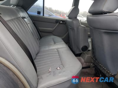 Zdjęcie 10 z 12 samochodu: 1987 MERCEDES-BENZ 300 E VIN:WDBEA30DGHA521950 - miniatura