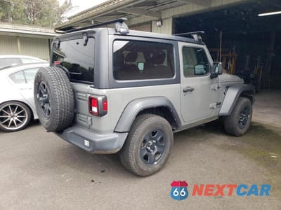 Trzecie zdjęcie samochodu z tyłu: 2021 JEEP WRANGLER SPORT VIN:1C4GJXAG1MW801006 - miniatura