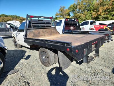 Drugie zdjęcie samochodu z przodu: 1999 CHEVROLET GMT-400 FLATBED TRUCK VIN:1GBJC34RXXF059218 - miniatura
