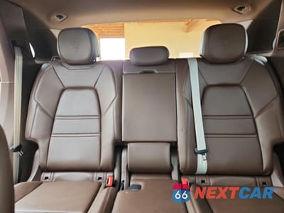 Zdjęcie 10 z 16 samochodu: 2023 PORSCHE CAYENNE S VIN:WP1AB2AY9PDA14544 - miniatura