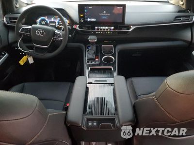Zdjęcie 8 z 14 samochodu: 2025 TOYOTA SIENNA XSE VIN:5TDCSKFC3SS217806 - miniatura