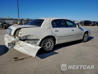 Trzecie zdjęcie samochodu z tyłu: 2007 LINCOLN TOWN CAR SIGNATURE VIN:1LNHM81V87Y605102 - miniatura