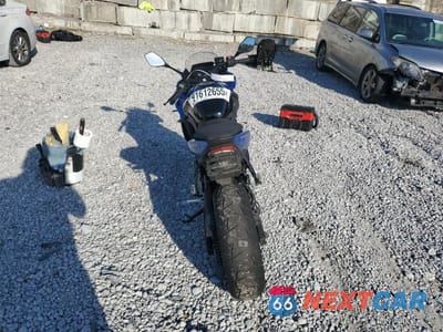Czwarte zdjęcie samochodu z boku: 2024 SUZUKI GSX800 F VIN:JS1EM13B6R7101474 - miniatura