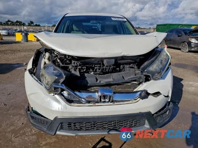 Piąte zdjęcie samochodu w środku: 2017 HONDA CR-V LX VIN:5J6RW5H31HL005083 - miniatura