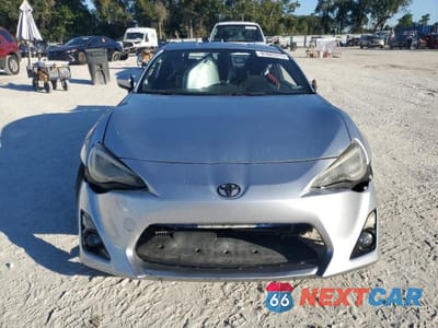Piąte zdjęcie samochodu w środku: 2015 SCION FR-S BASE VIN:JF1ZNAA19F9704987 - miniatura