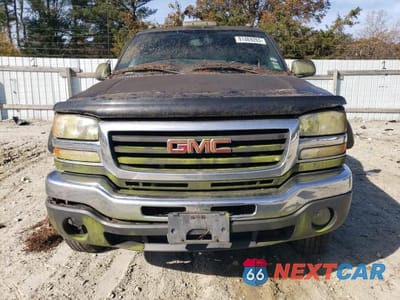 Piąte zdjęcie samochodu w środku: 2006 GMC SIERRA K2500 HEAVY DUTY VIN:1GTHK29D56E258508 - miniatura