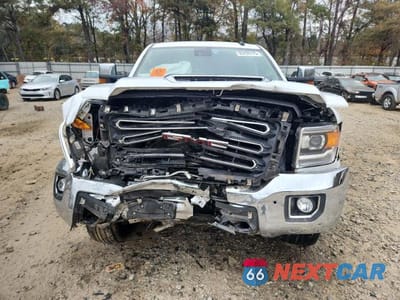 Piąte zdjęcie samochodu w środku: 2019 GMC SIERRA K2500 SLT VIN:1GT12REY6KF114389 - miniatura