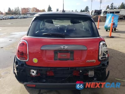 Zdjęcie 6 z 11 samochodu: 2021 MINI COOPER SE VIN:WMWXP3C07M2N26642 - miniatura