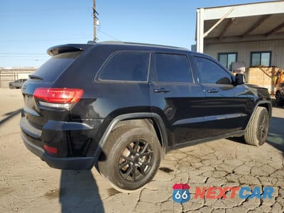 Trzecie zdjęcie samochodu z tyłu: 2017 JEEP GRAND CHEROKEE LIMITED VIN:1C4RJEBG5HC779305 - miniatura
