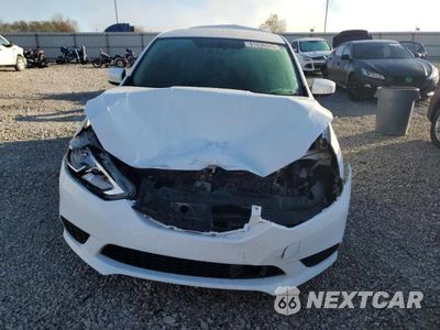 Piąte zdjęcie samochodu w środku: 2018 NISSAN SENTRA S VIN:3N1AB7AP2JY302399 - miniatura