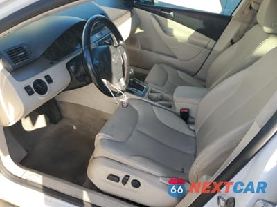 Zdjęcie 7 z 12 samochodu: 2010 VOLKSWAGEN PASSAT KOMFORT VIN:WVWJM7AN6AP028776 - miniatura