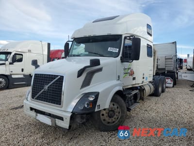 Drugie zdjęcie samochodu z przodu: 2017 VOLVO VNL SEMI TRUCK VIN:4V4NC9EH7HN974285 - miniatura