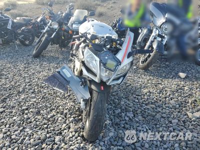 Drugie zdjęcie samochodu z przodu: 2016 APRILIA RSV4 RF VIN:ZD4RKUB01GS000324 - miniatura