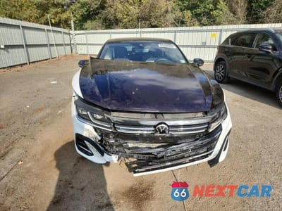 Piąte zdjęcie samochodu w środku: 2023 VOLKSWAGEN ARTEON SE R-LINE VIN:WVWSR7ANXPE009576 - miniatura