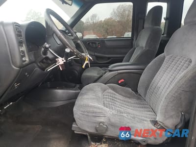 Zdjęcie 7 z 14 samochodu: 2000 CHEVROLET S TRUCK S10 VIN:1GCCS1955Y8302294 - miniatura