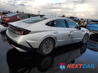 Trzecie zdjęcie samochodu z tyłu: 2025 HYUNDAI SONATA HYBRID VIN:KMHL34JJ8SA117434 - miniatura