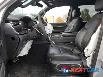 Zdjęcie 7 z 13 samochodu: 2024 JEEP WAGONEER SERIES I VIN:1C4SJVAPXRS121358 - miniatura