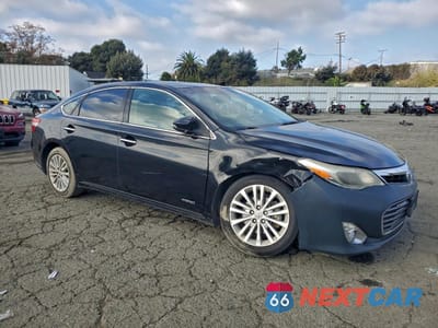 Czwarte zdjęcie samochodu z boku: 2014 TOYOTA AVALON HYBRID VIN:4T1BD1EB1EU031914 - miniatura