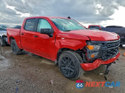 Czwarte zdjęcie samochodu z boku: 2024 CHEVROLET SILVERADO C1500 CUSTOM VIN:3GCPABEK0RG190876 - miniatura