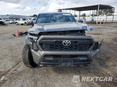 Piąte zdjęcie samochodu w środku: 2024 TOYOTA TACOMA DOUBLE CAB VIN:3TMLB5JN0RM077704 - miniatura