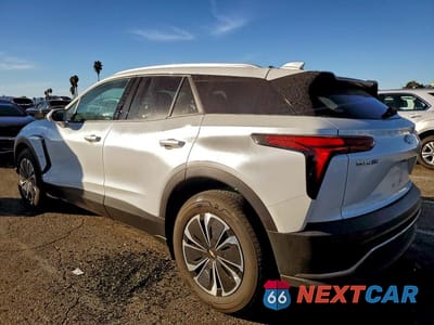Drugie zdjęcie samochodu z przodu: 2024 CHEVROLET BLAZER 2LT VIN:3GNKDBRJ3RS221450 - miniatura