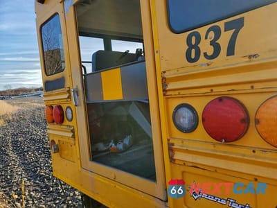 Zdjęcie 9 z 10 samochodu: 2011 CHEVROLET EXPRESS G4 - SCHOOL BUS VIN:1GB6G5BL2B1172428 - miniatura