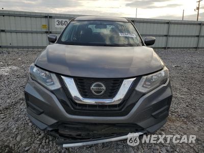 Piąte zdjęcie samochodu w środku: 2018 NISSAN ROGUE S VIN:KNMAT2MT2JP578895 - miniatura