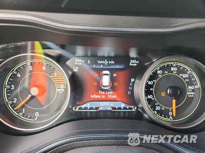 Zdjęcie 9 z 14 samochodu: 2021 JEEP CHEROKEE LIMITED VIN:1C4PJMDX9MD236574 - miniatura