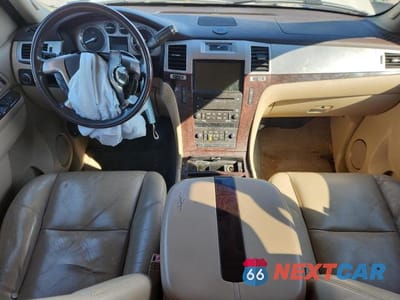 Zdjęcie 8 z 12 samochodu: 2010 CADILLAC ESCALADE ESV PREMIUM VIN:1GYUKJEF1AR110884 - miniatura